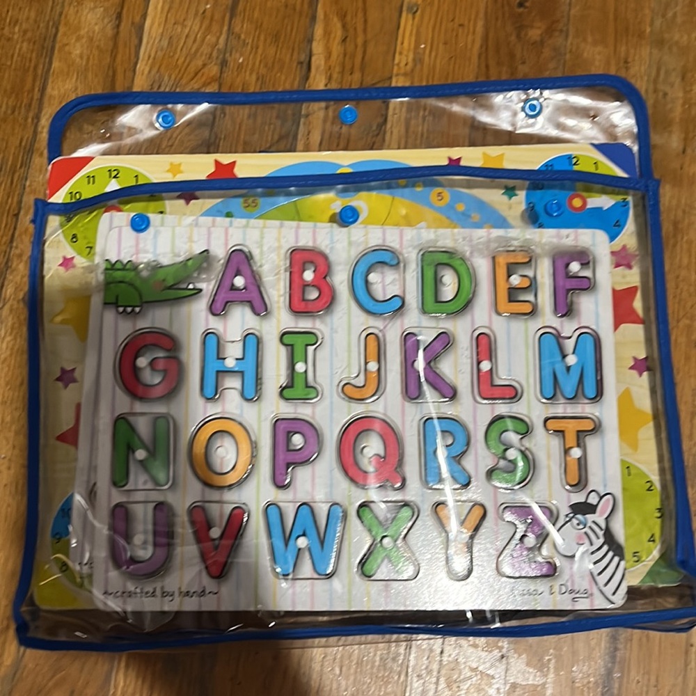Children learning puzzles - Picture 12 of 12